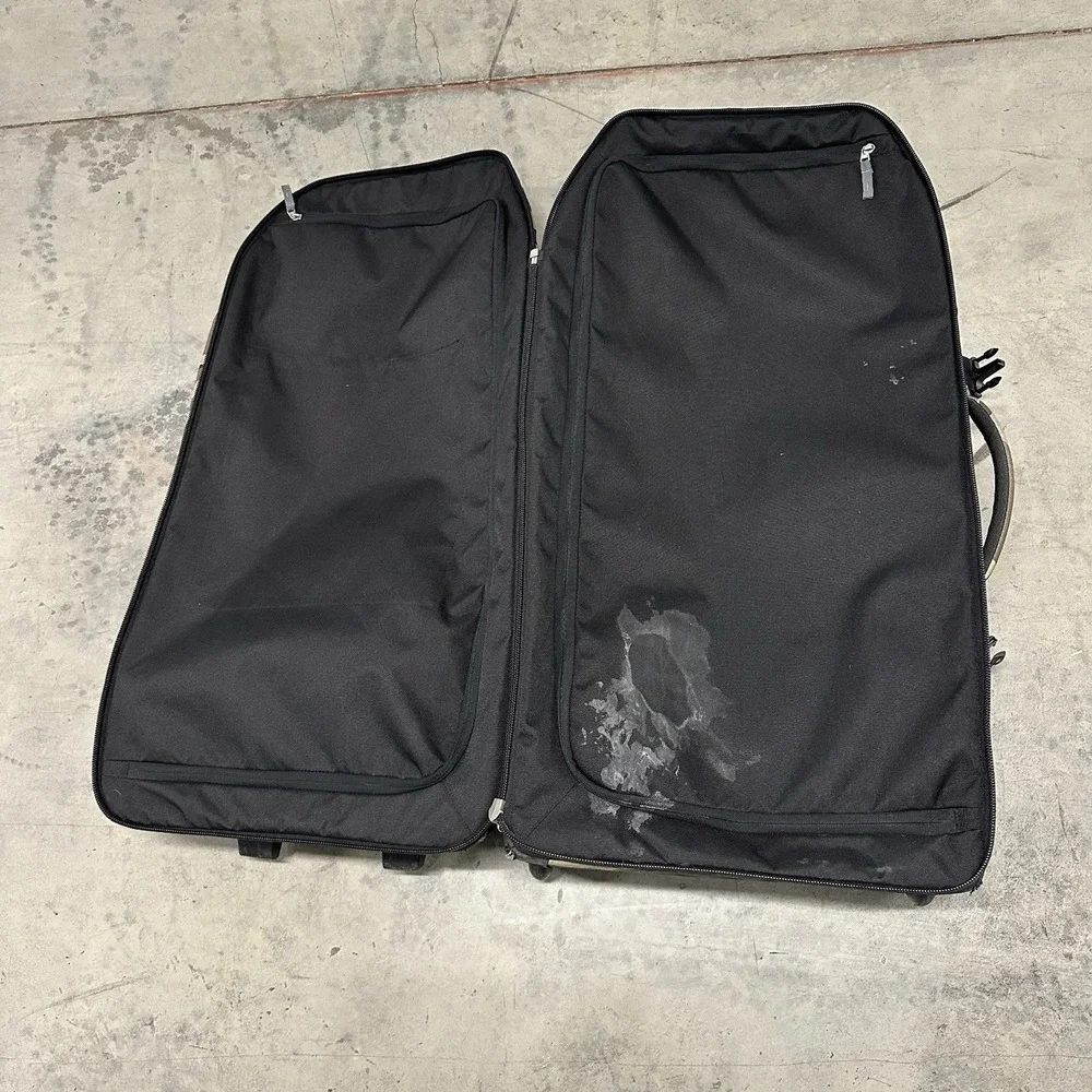 Oakley‎ Travel Suitcase Luggage Large 92L Camo